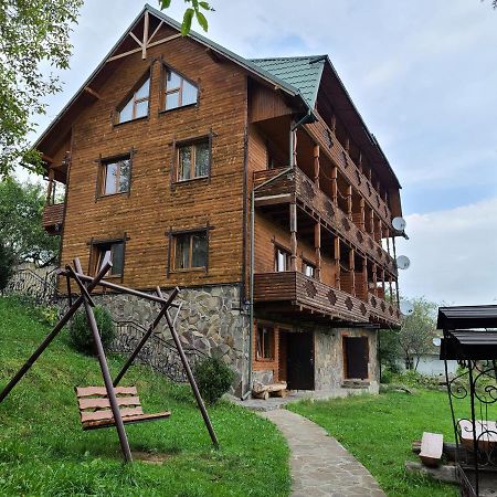 Готель Гуцульська хата Яремче Екстер'єр фото