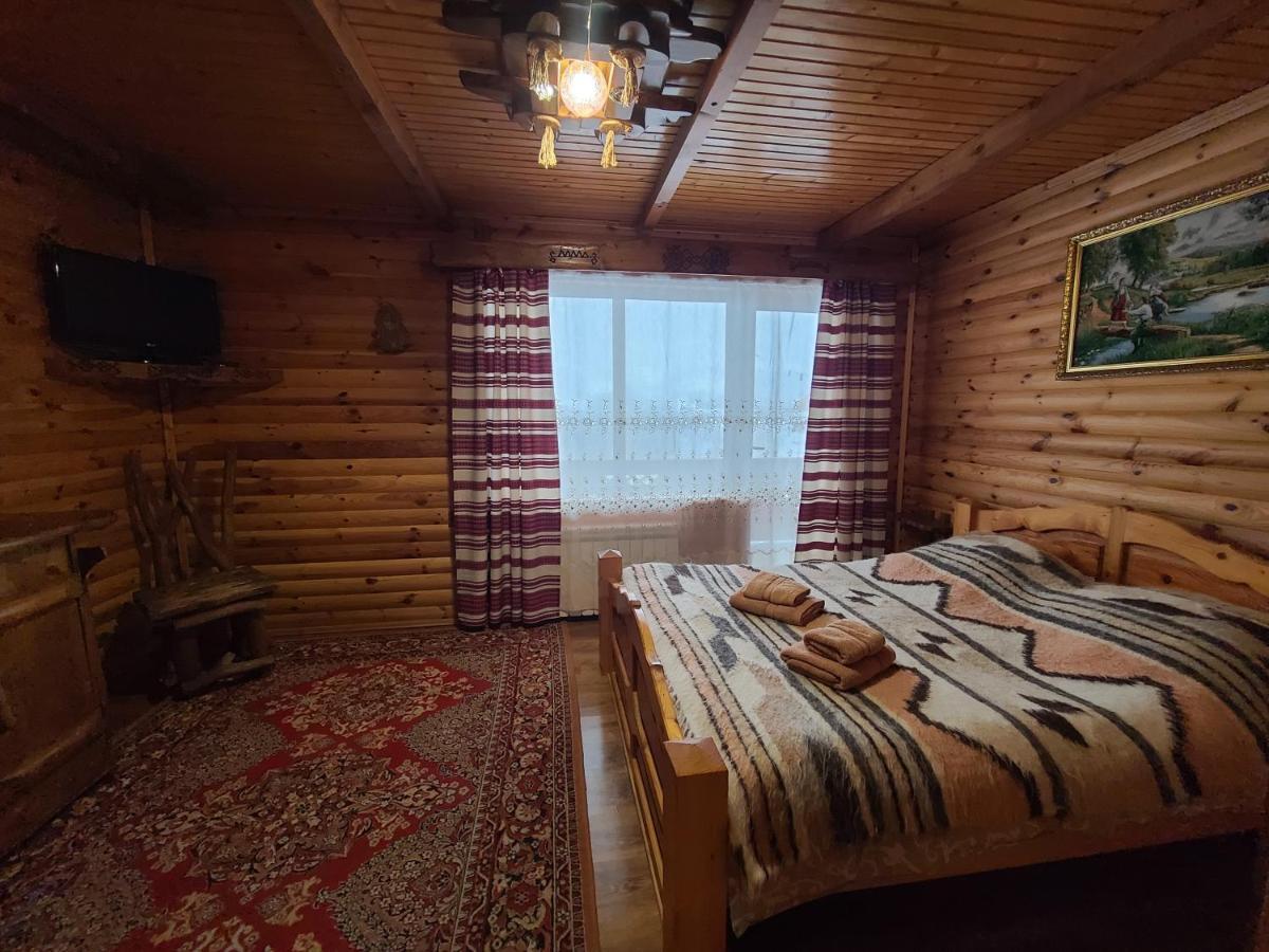 Готель Гуцульська хата Яремче Екстер'єр фото