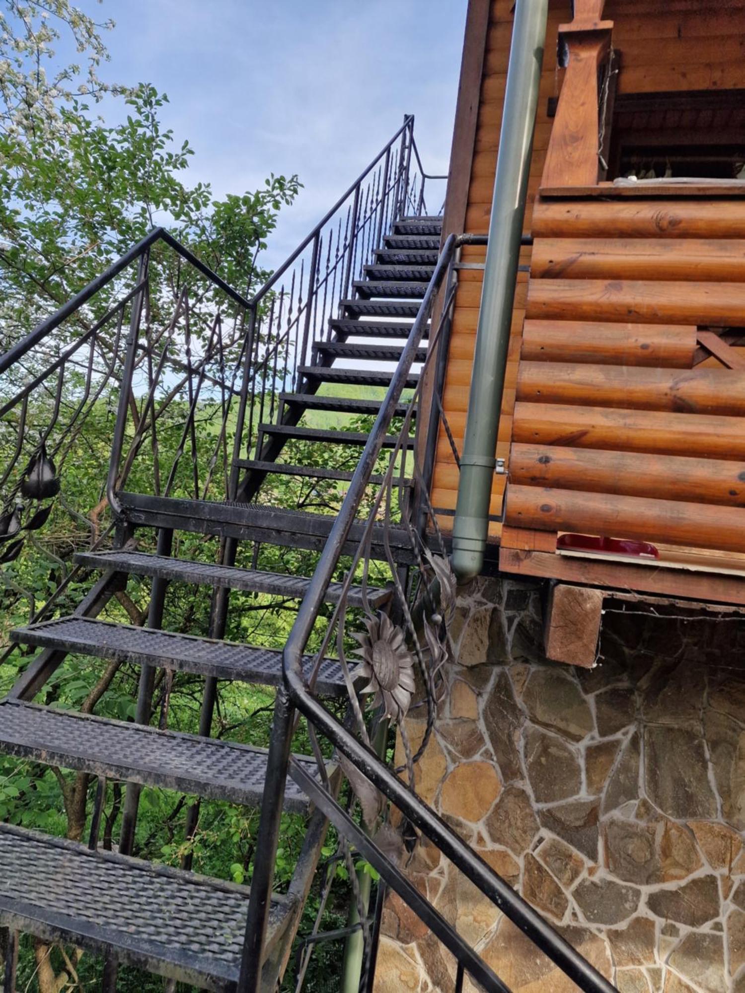 Готель Гуцульська хата Яремче Екстер'єр фото